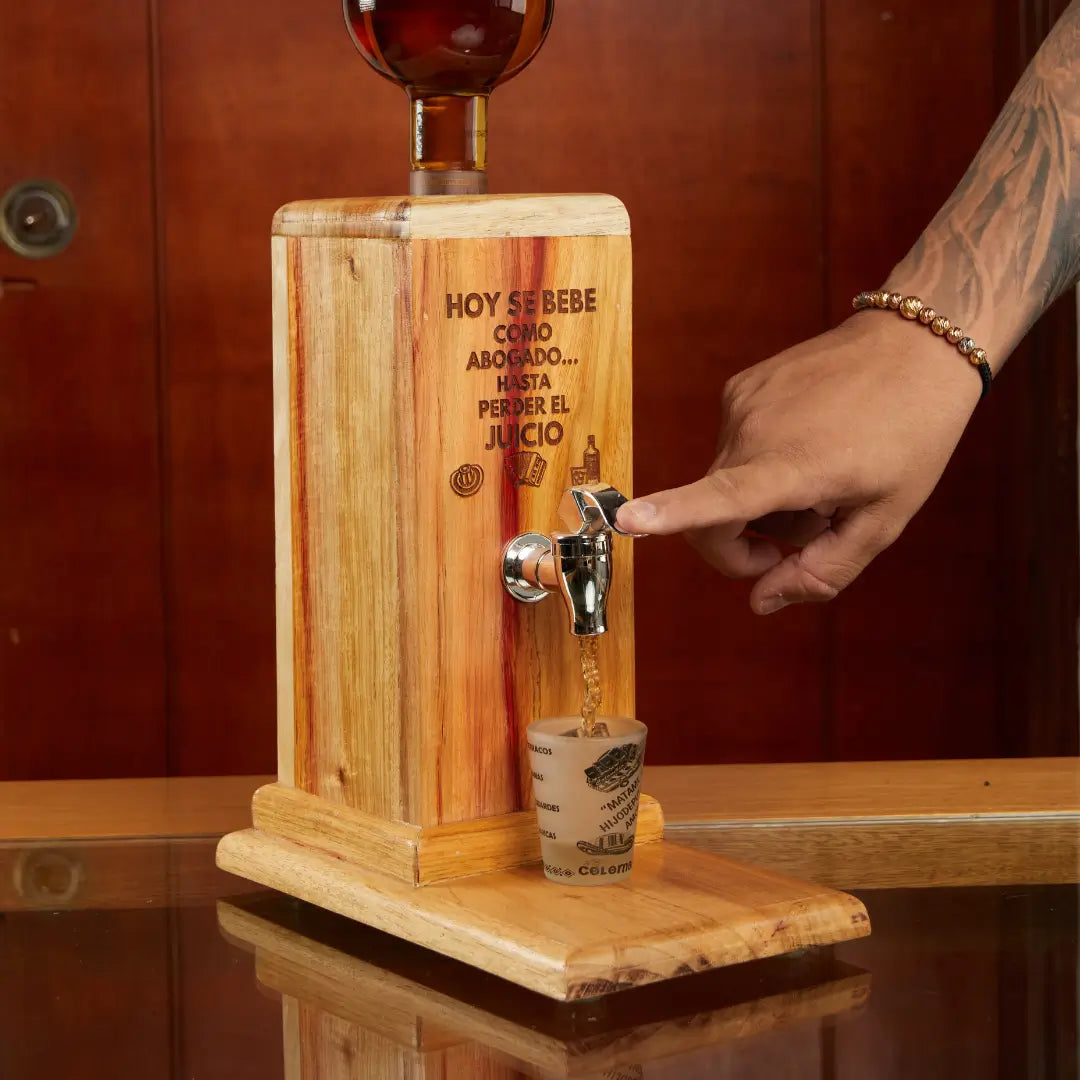 Dispensador de licor Master®: Sirve con estilo